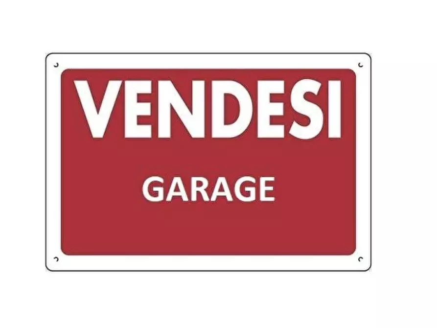 Garage in vendita a Massa