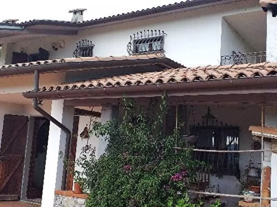 Casa indipendente in vendita a Calice Al Cornoviglio