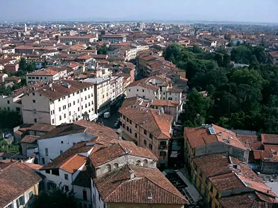 Locale commerciale in vendita a Pisa