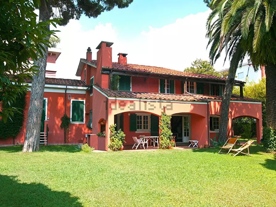 Villa in vendita a Carrara