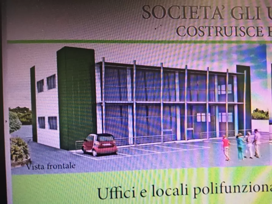 Capannone industriale in vendita a Castelnuovo Magra