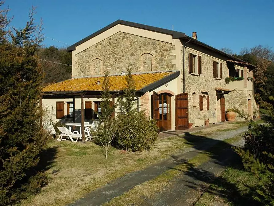 Immagine 1 di Casa colonica in vendita  a Montecatini Val Di Cecina