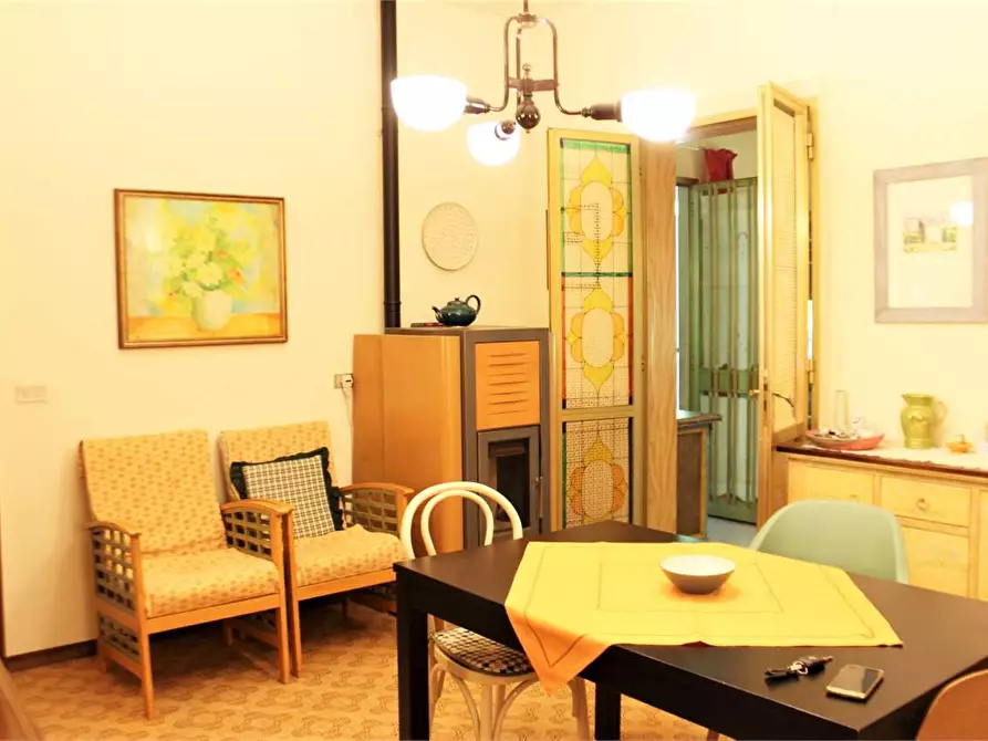 Immagine 2 di Palazzo in vendita  a Calcinaia