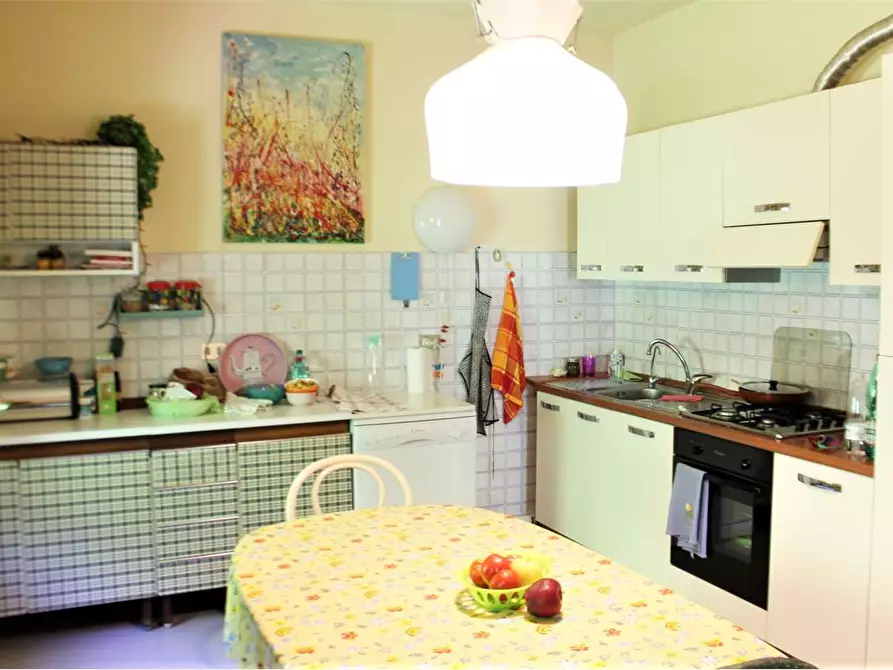 Immagine 4 di Palazzo in vendita  a Calcinaia