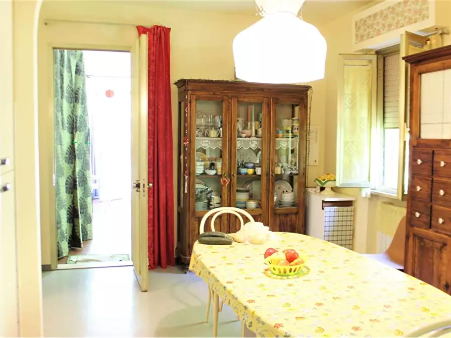 Immagine 5 di Palazzo in vendita  a Calcinaia