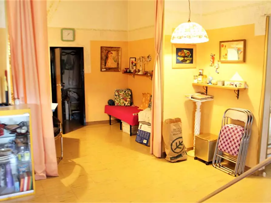 Immagine 11 di Palazzo in vendita  a Calcinaia