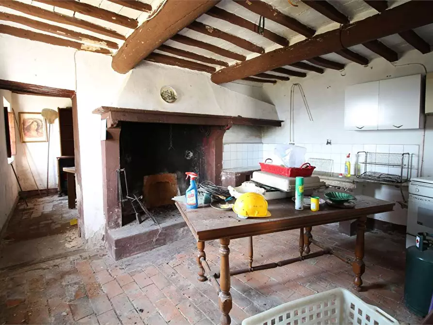 Immagine 7 di Casa colonica in vendita  a Buti