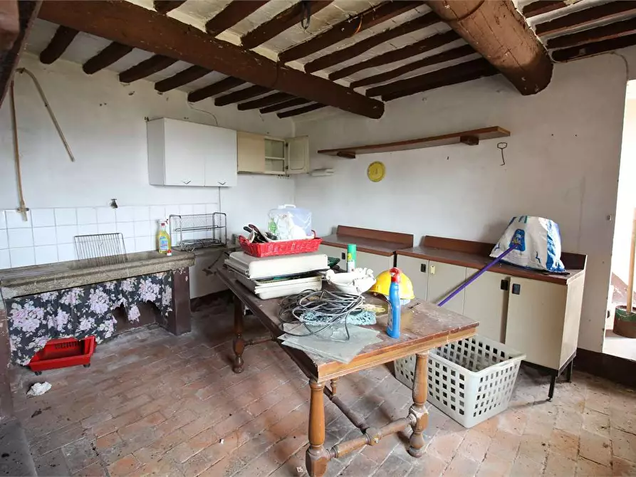 Immagine 8 di Casa colonica in vendita  a Buti