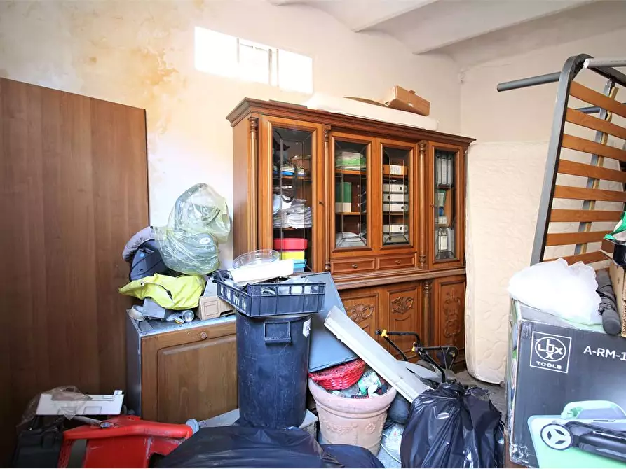 Immagine 7 di Negozio in vendita  a Buti