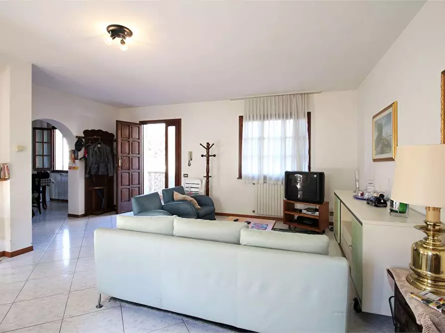 Immagine 25 di Villetta a schiera in vendita  a Buti