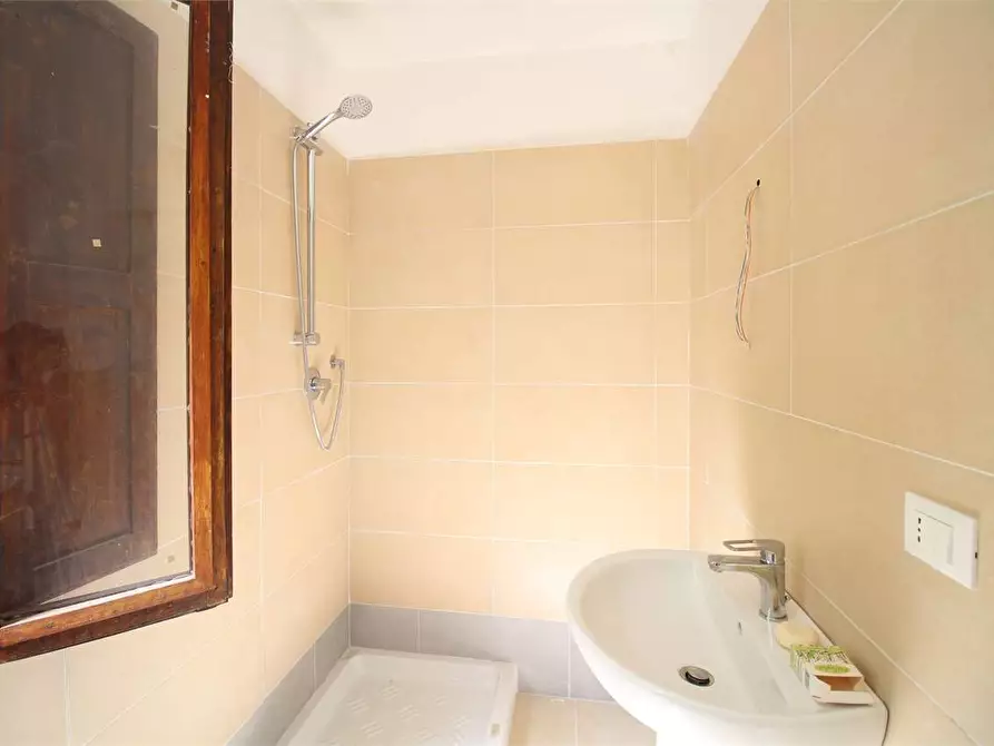 Immagine 15 di Appartamento in vendita  a Buti