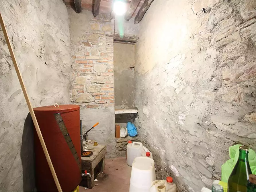 Immagine 20 di Appartamento in vendita  a Buti