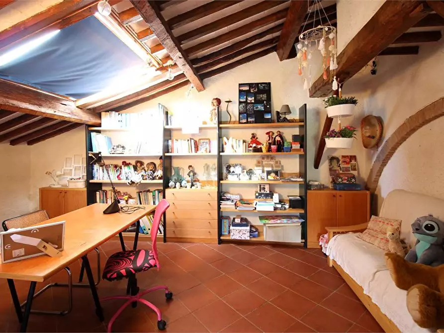 Immagine 37 di Porzione di casa in vendita  a Vicopisano