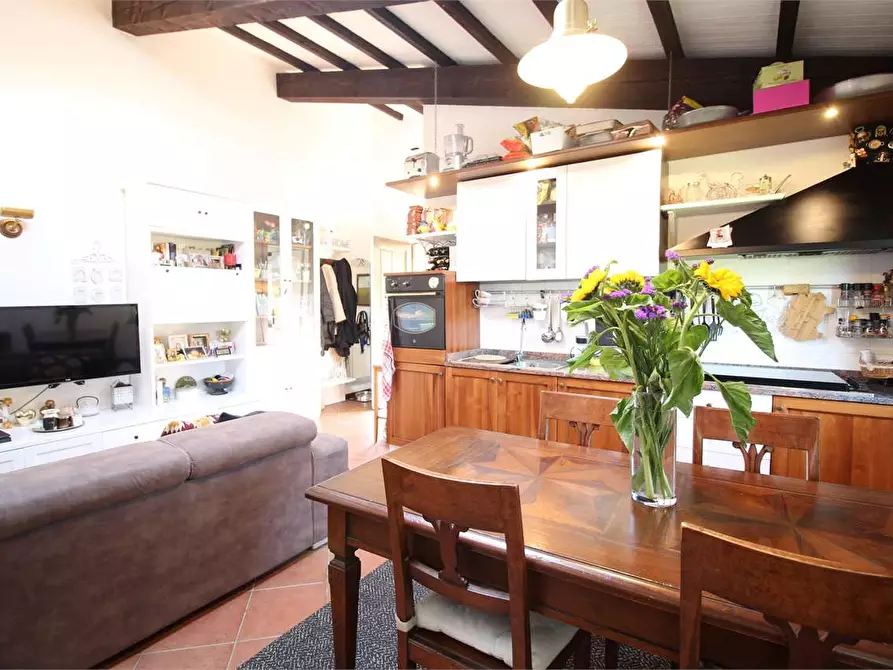 Immagine 2 di Porzione di casa in vendita  a Vicopisano