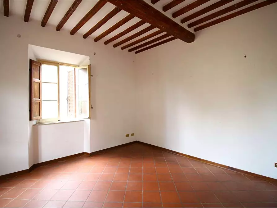 Immagine 6 di Villa in vendita  a Capannori