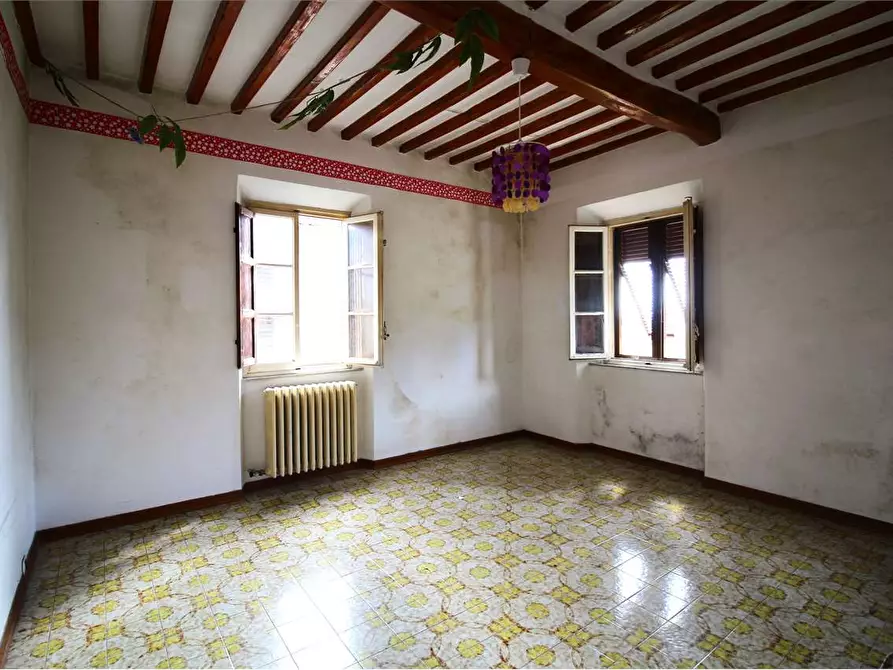 Immagine 14 di Villa in vendita  a Capannori