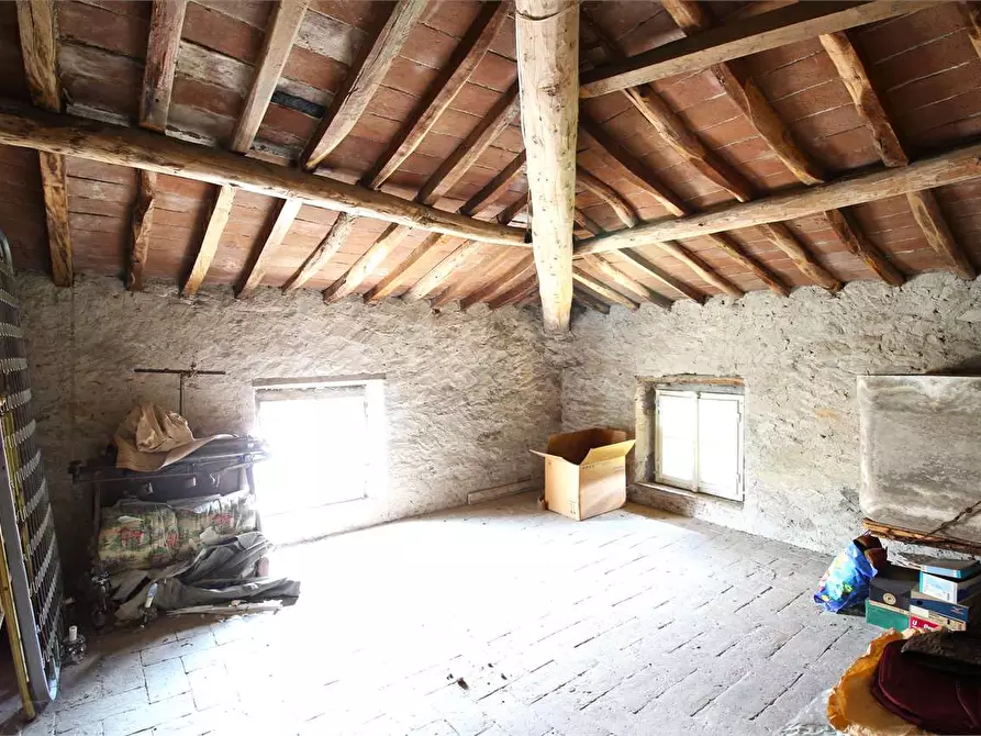 Immagine 25 di Villa in vendita  a Capannori