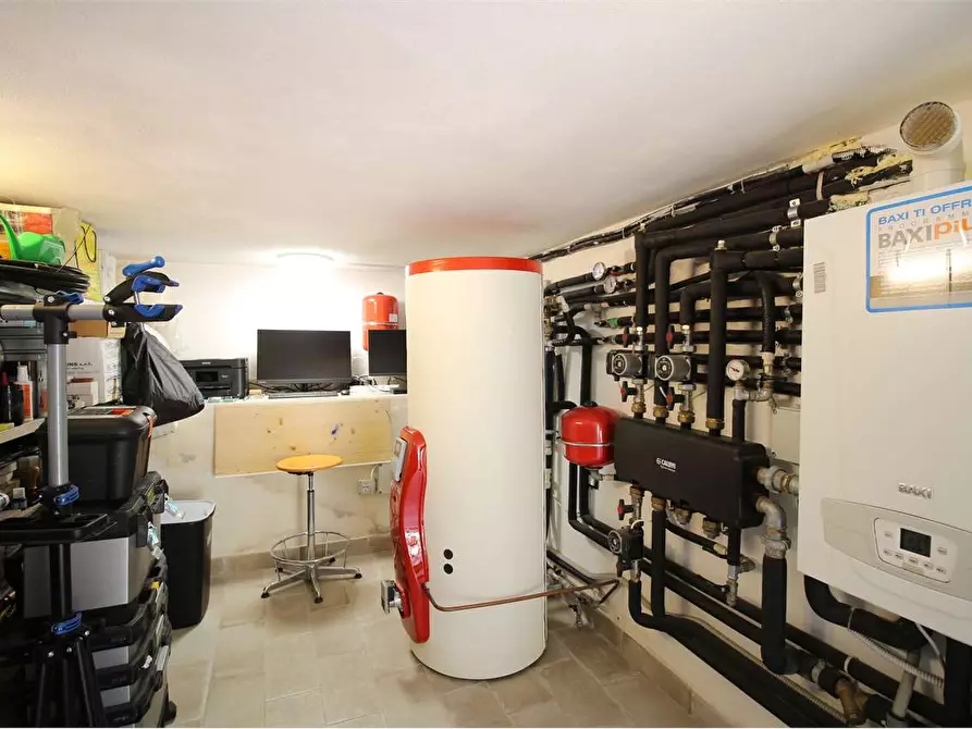 Immagine 32 di Casa colonica in vendita  a Buti