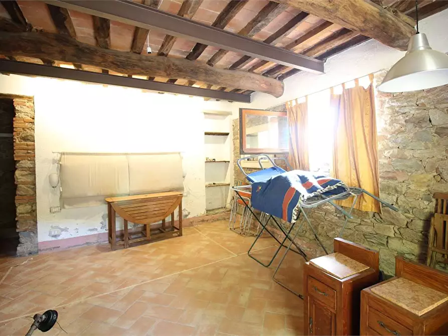 Immagine 20 di Casa colonica in vendita  a Buti