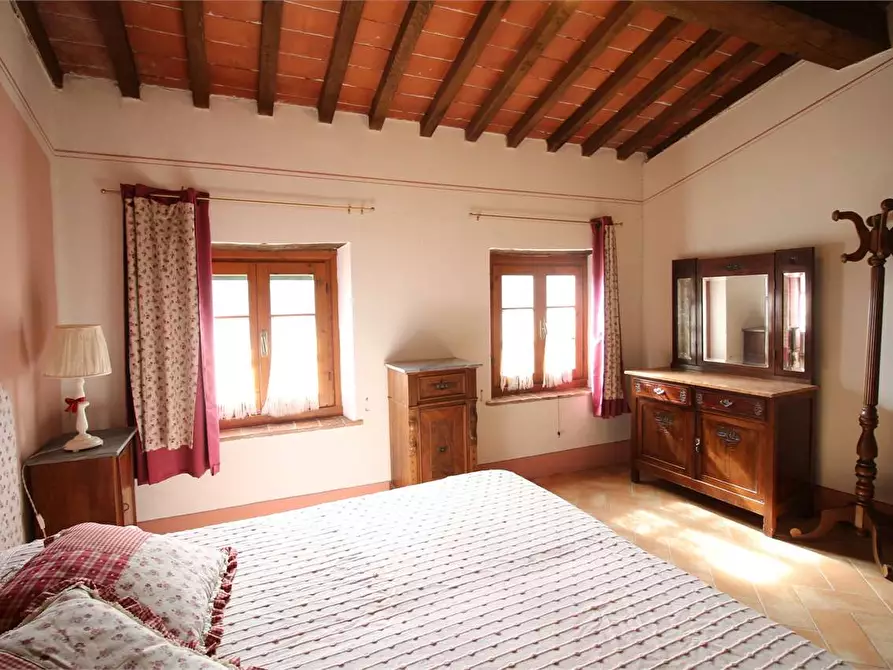 Immagine 38 di Casa colonica in vendita  a Buti