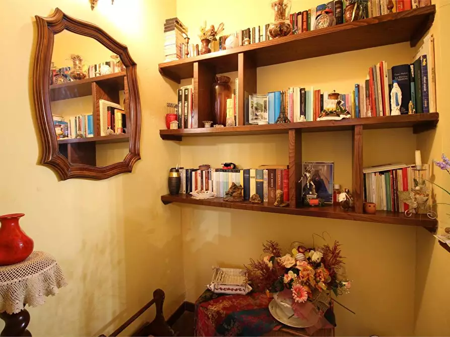 Immagine 10 di Appartamento in vendita  a Buti