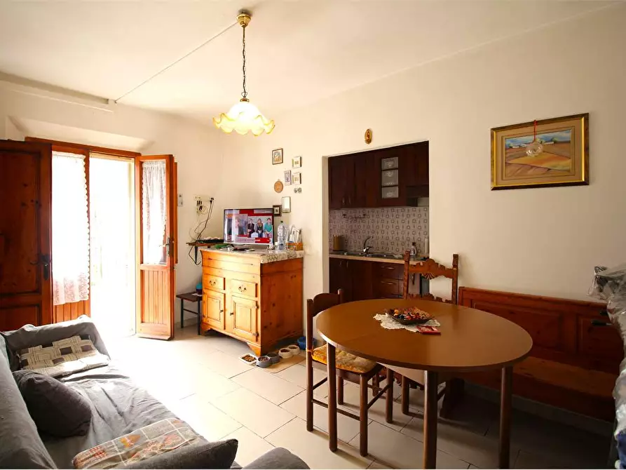 Immagine 11 di Casa indipendente in vendita  a Santa Maria A Monte