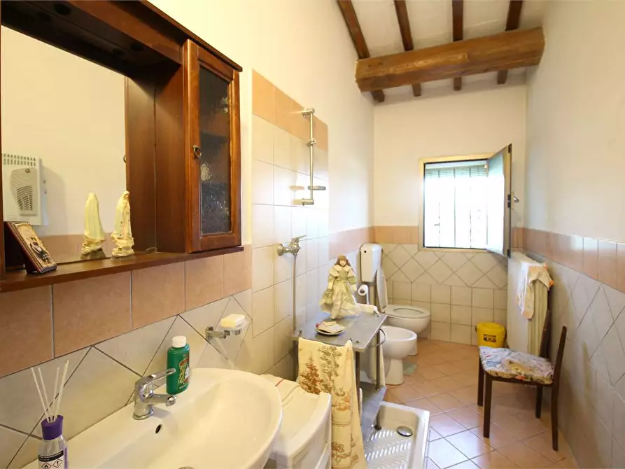 Immagine 16 di Casa indipendente in vendita  a Santa Maria A Monte