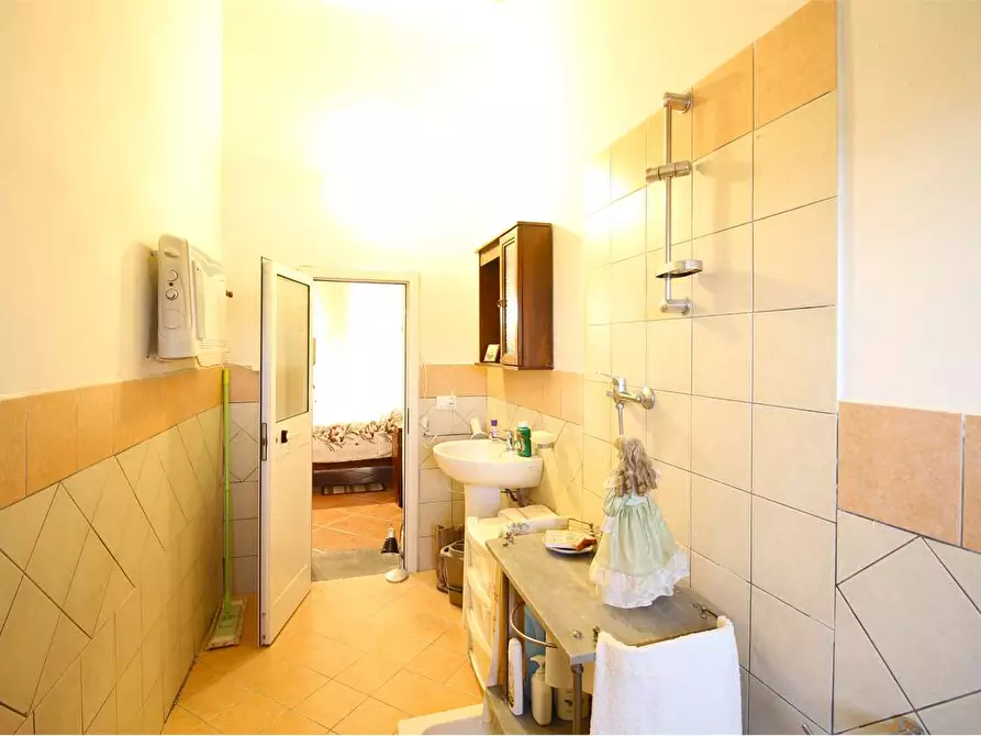 Immagine 17 di Casa indipendente in vendita  a Santa Maria A Monte