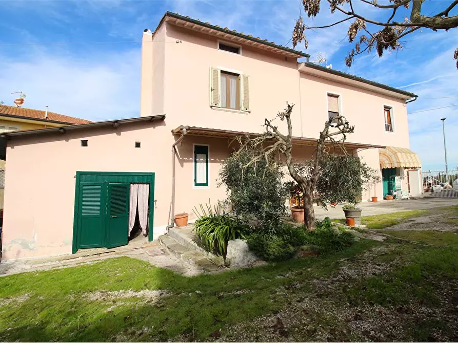 Immagine 27 di Casa indipendente in vendita  a Santa Maria A Monte