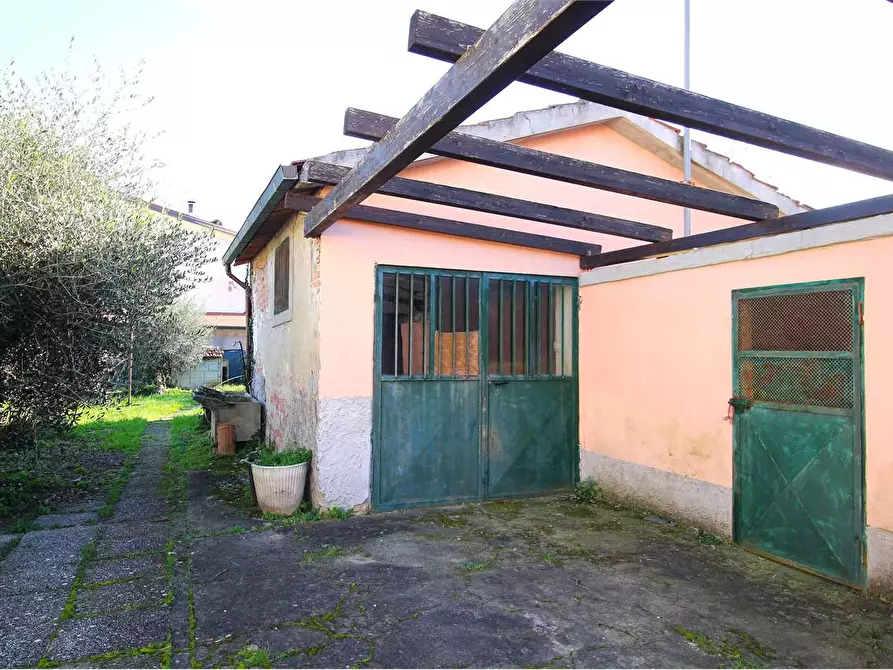 Immagine 17 di Porzione di casa in vendita  a Buti