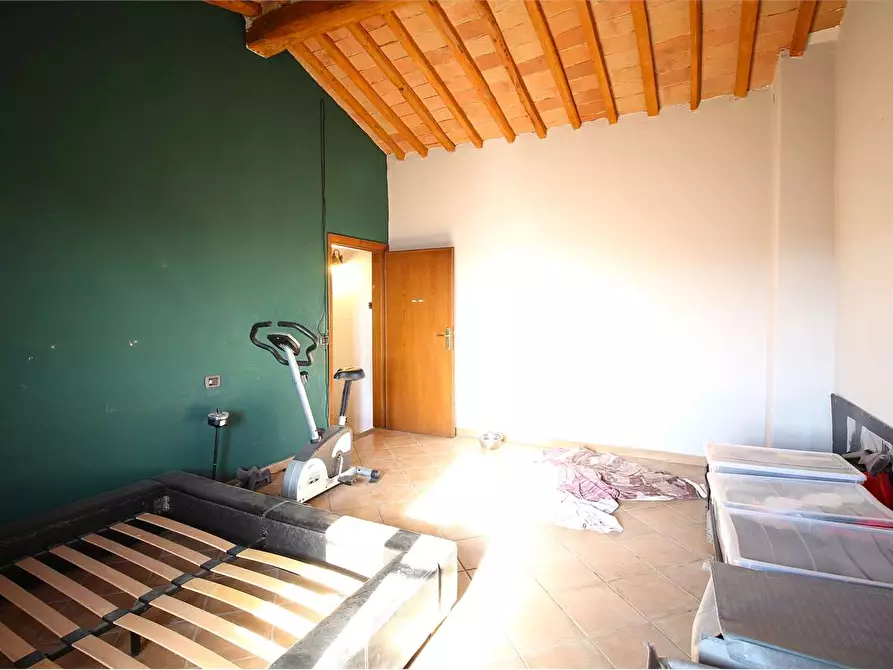 Immagine 21 di Casa colonica in vendita  a Montopoli In Val D'arno