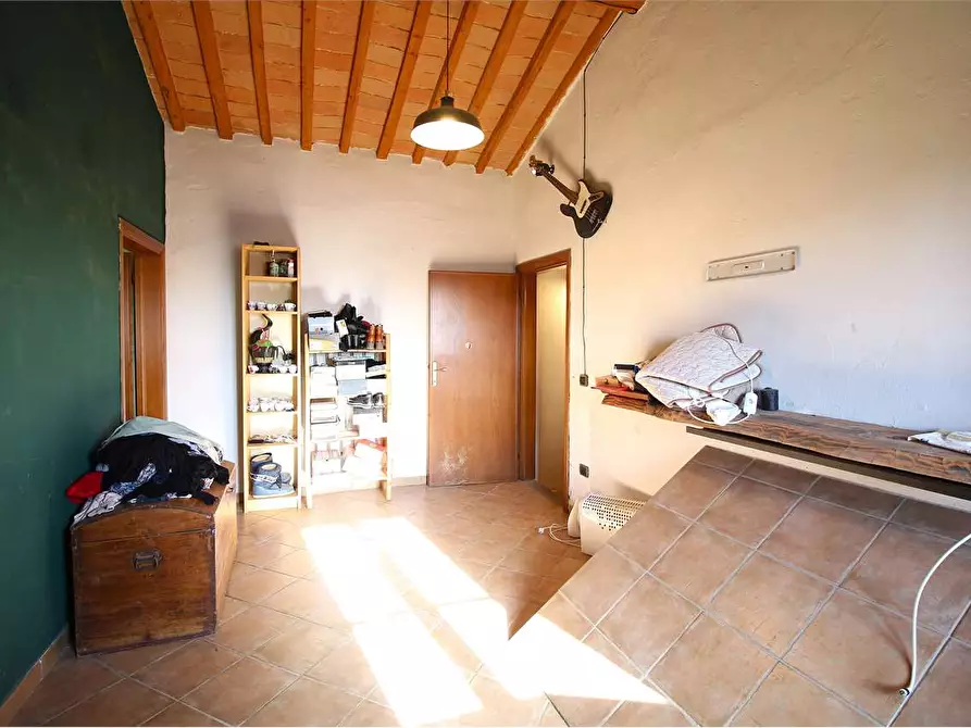 Immagine 25 di Casa colonica in vendita  a Montopoli In Val D'arno