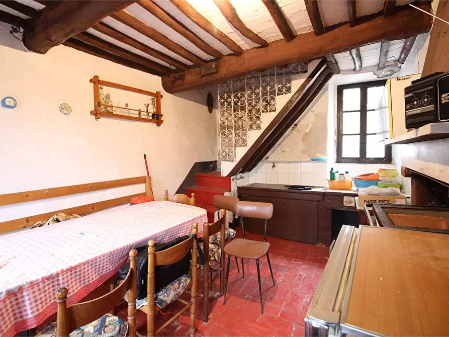 Immagine 2 di Porzione di casa in vendita  a Capannori