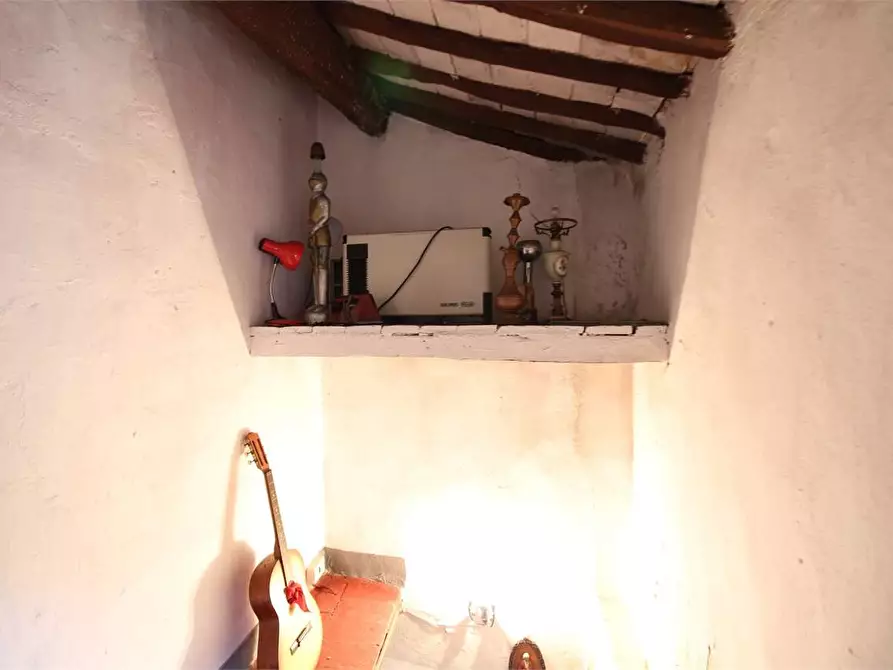 Immagine 12 di Porzione di casa in vendita  a Capannori