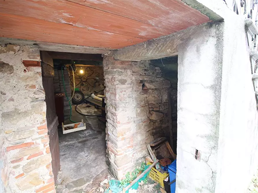 Immagine 16 di Porzione di casa in vendita  a Capannori