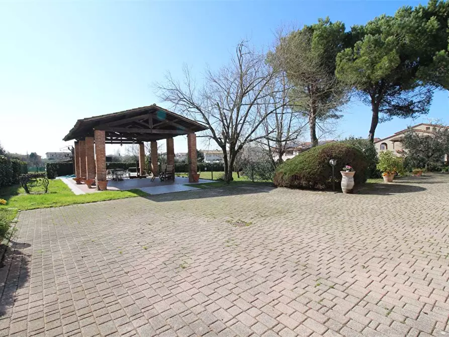 Immagine 2 di Casa bifamiliare in vendita  a Calcinaia