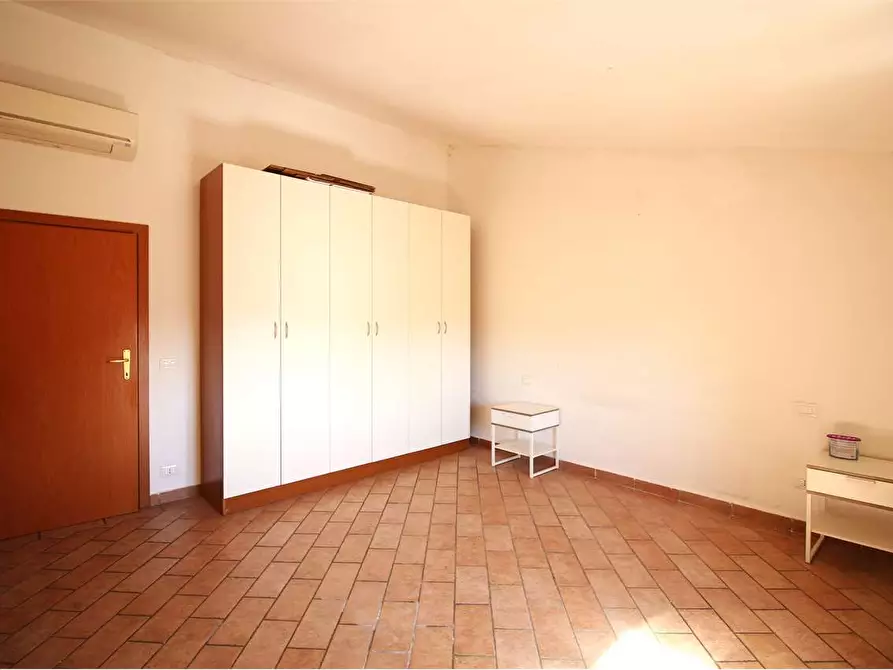 Immagine 11 di Appartamento in vendita  a Santa Maria A Monte