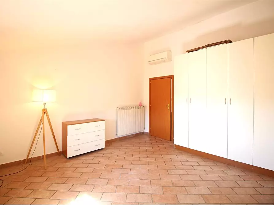 Immagine 12 di Appartamento in vendita  a Santa Maria A Monte