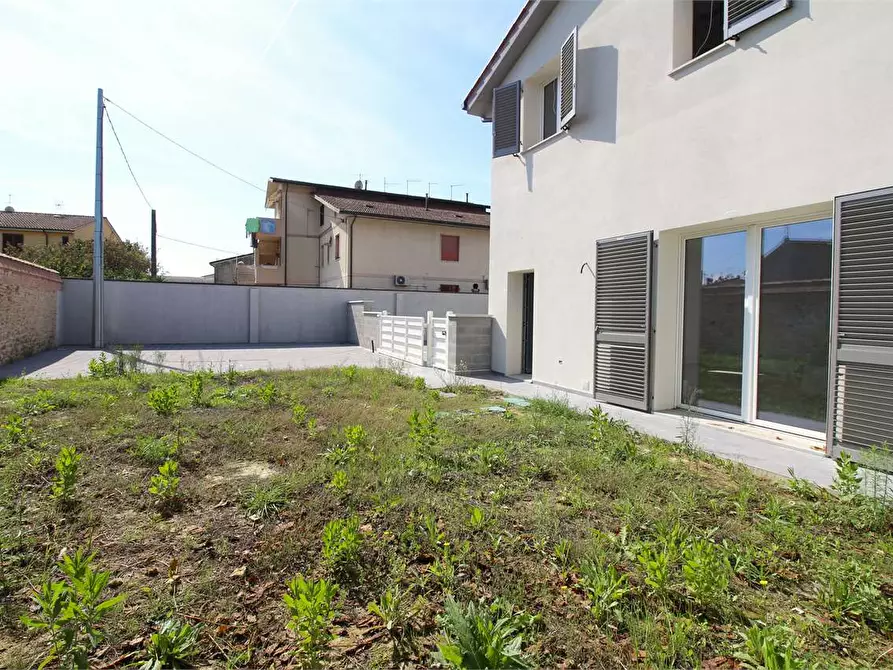 Immagine 19 di Villetta a schiera in vendita  a Bientina