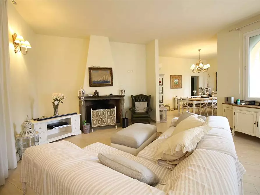 Immagine 7 di Villa in vendita  a Vicopisano