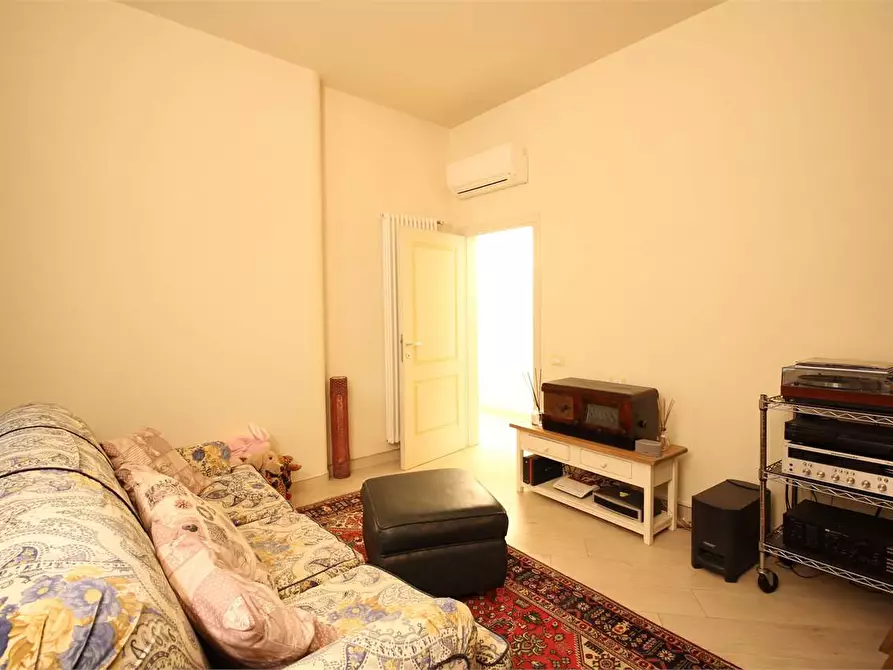 Immagine 18 di Villa in vendita  a Vicopisano