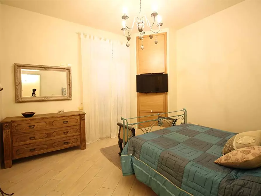 Immagine 19 di Villa in vendita  a Vicopisano