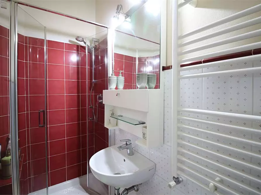 Immagine 24 di Villa in vendita  a Vicopisano