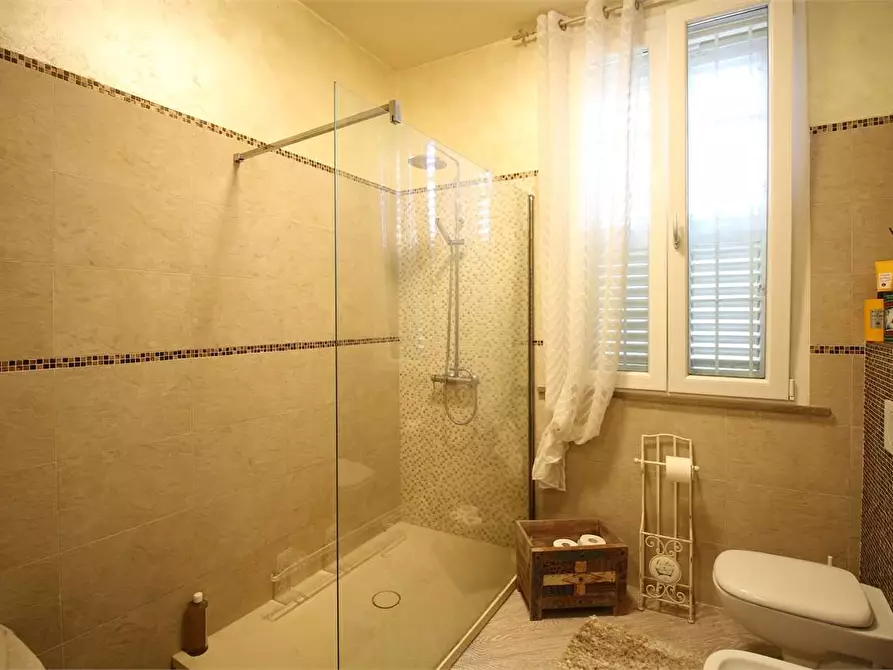 Immagine 26 di Villa in vendita  a Vicopisano