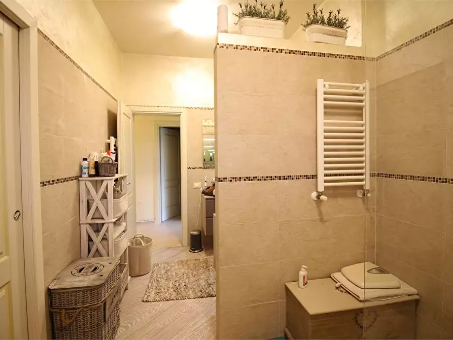 Immagine 27 di Villa in vendita  a Vicopisano