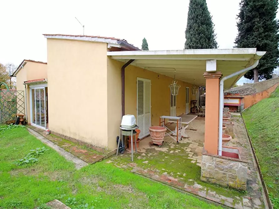 Immagine 30 di Villa in vendita  a Vicopisano