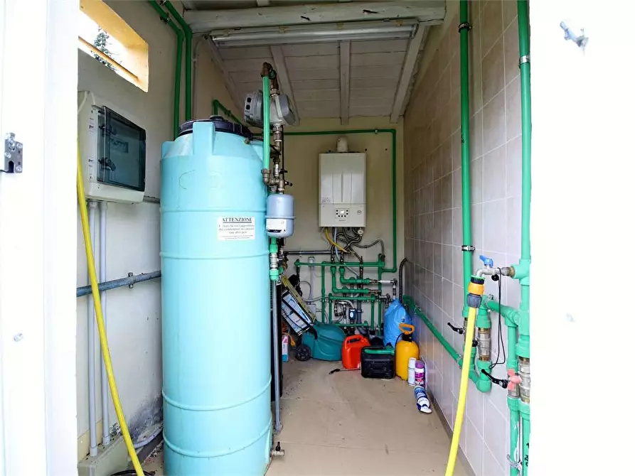 Immagine 34 di Villa in vendita  a Vicopisano