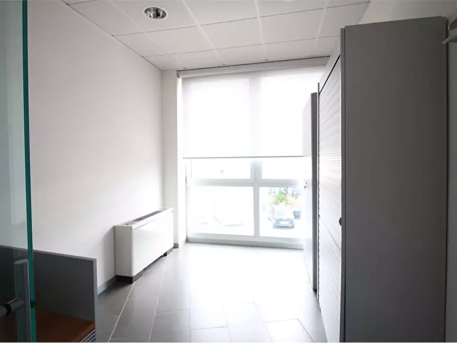 Immagine 4 di Ufficio in affitto  a Bientina