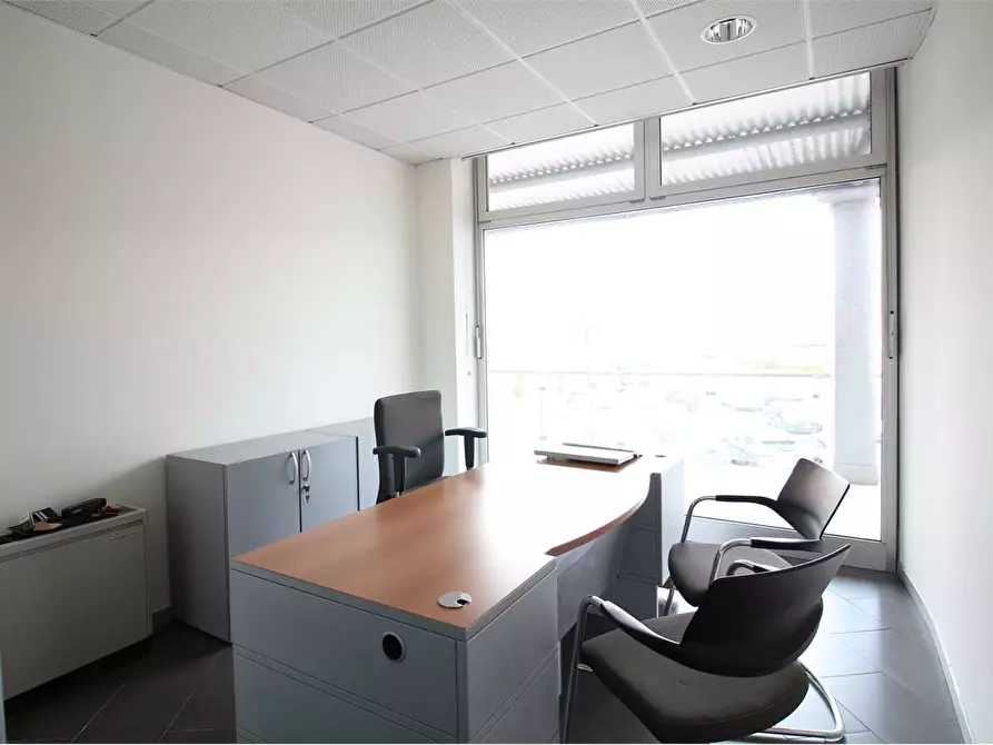 Immagine 6 di Ufficio in affitto  a Bientina