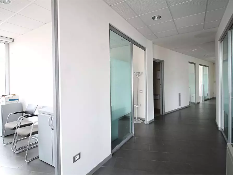 Immagine 16 di Ufficio in affitto  a Bientina